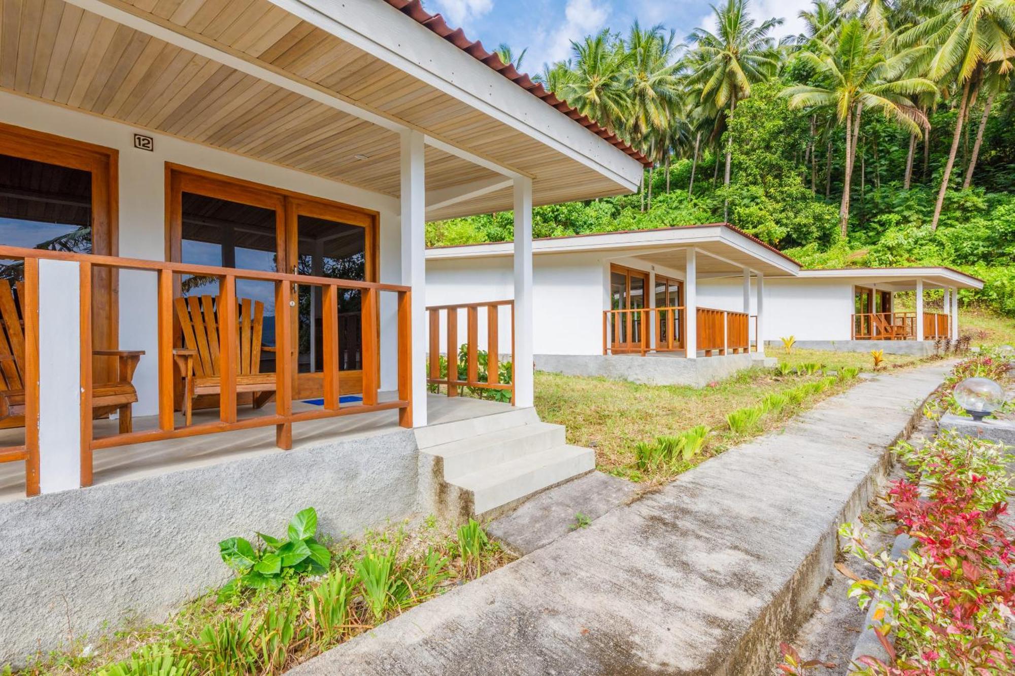 Thalassa Dive Resort Lembeh Airtembaga Exterior foto